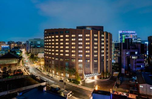 Zhongshan Hotel | Hotel Indigo Taipei North by IHG