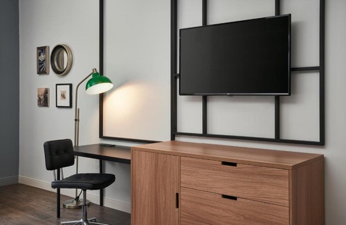 College Town Hotel | Hotel Indigo Tallahassee - Collegetown by IHG