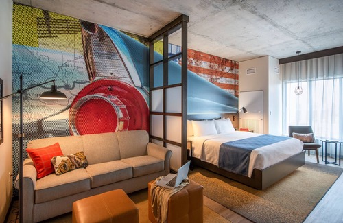 Blue Dome District Hotel | Hotel Indigo Tulsa DWTN-Entertainment Area by IHG