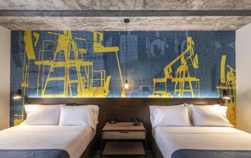 Blue Dome District Hotel | Hotel Indigo Tulsa DWTN/Entertainment Area