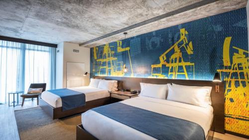 Blue Dome District Hotel | Hotel Indigo Tulsa DWTN/Entertainment Area