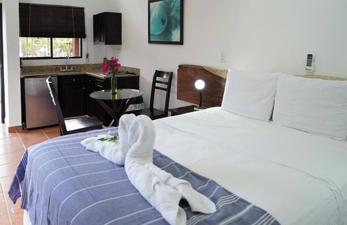 Playa Gigante Hotel | Hotel Ingigante Poolside Room
