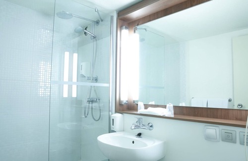 Quetigny Hotel | Hotel Inn Dijon-Quetigny