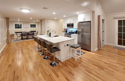 Island Park House | Hotel Inspired Modern Retreat - Up to 30% Off