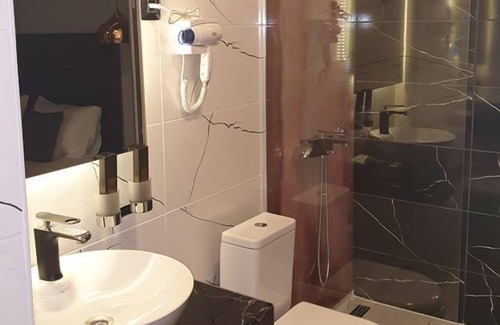 Titov Veles Hotel | Hotel International Palace