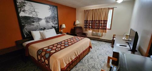Iron Mountain Hotel | Hotel Iron Mountain Inn & Suites