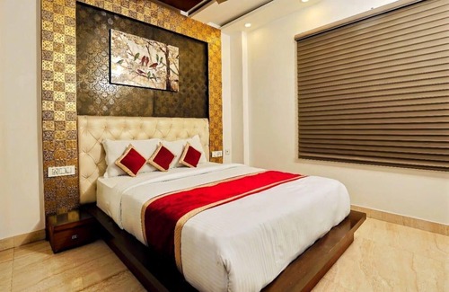 Dariyaganj Hotel | HOTEL ISHAAN RESIDENCY