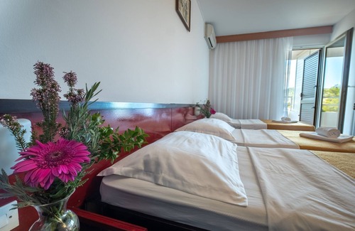 Cove Rogacic Hotel | Hotel Issa