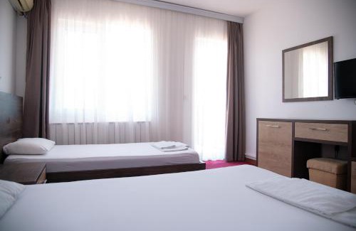 Nov Dojran Hotel | Hotel Istatov
