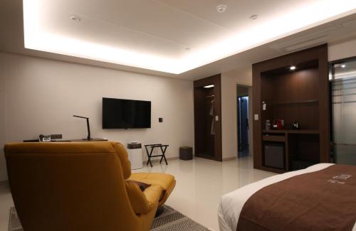 Gumi Hotel | Hotel J's