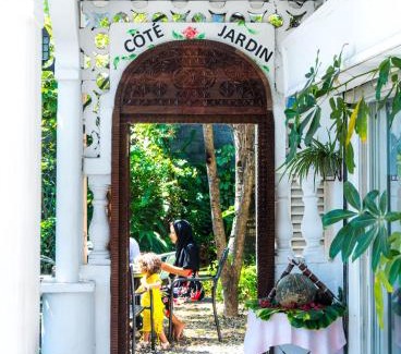 Moroni Hotel | Hotel Jardin de la Paix