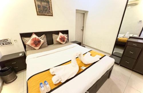 Paldi Hotel | Hotel Jasmine Paldi Ahmedabad