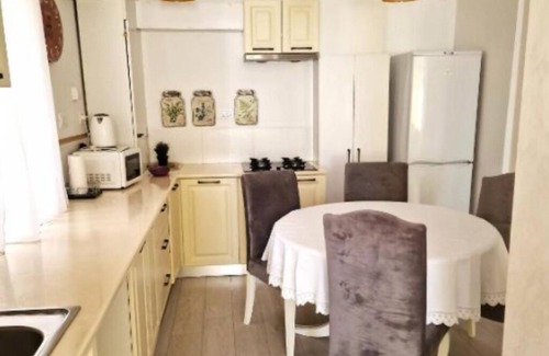 Galati Apartment | Hotel Jolie Apartments - One-Bedroom Apartment with Balcony
