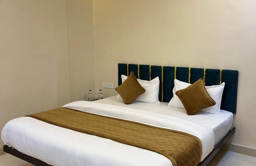 Ellora Hotel | Hotel Kailas Lodging