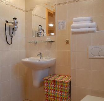Lozorno Hotel | Hotel Karpatsky Dvor Lozorno
