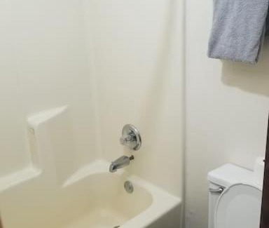 Stillwater Apartment | Hotel King Bed Hotel Room 225 Wi-Fi Booking