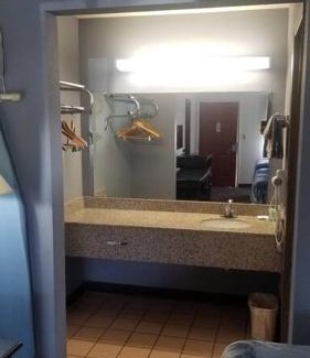 Stillwater Apartment | Hotel King Bed Hotel Room 113 Wi-Fi Hot Tub Booking