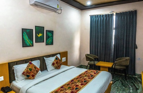 Chittorgarh Hotel | Hotel Kirti Plaza