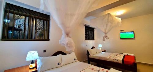 Lira Hotel | Hotel Komar