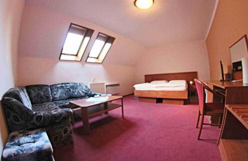 Karlstejn Hotel | Hotel Koruna