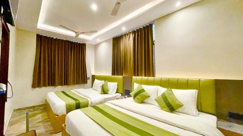 Haridwar Hotel | Hotel KP ! Haridwar, Near HAR KI PODDI & Railway station,Spacious And Fully Air Conditioned Rooms With Wifi, And Restaurant,BEST HOTEL IN HARIDWAR