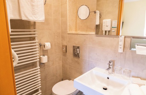 Dolenjske Toplice Hotel | Hotel Kristal - Terme Krka