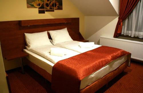 Lysomice Hotel | Hotel Kuźnia Oberża Polska