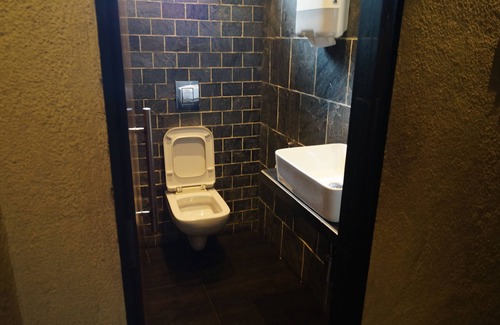 Grant Road Hotel | Hotel Kumkum