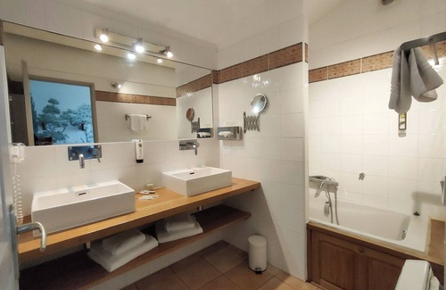 Conilhac-Corbieres Hotel | HOTEL L'ART DES METS BY COTE JARDIN