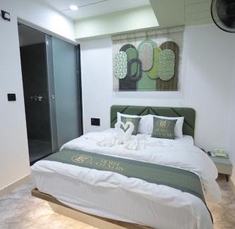 Surat Hotel | HOTEL LA LUXURY