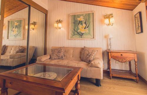 Miraflores de la Sierra Hotel | Hotel la Muñequilla