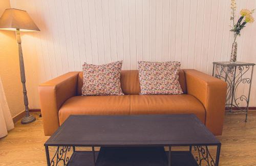 Miraflores de la Sierra Hotel | Hotel la Muñequilla