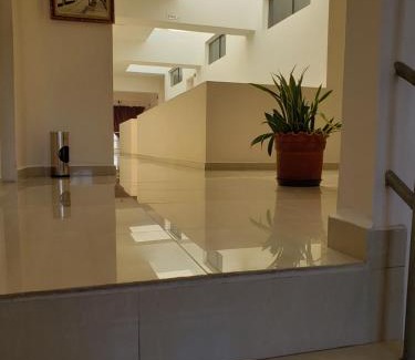 San Diego Hotel | Hotel La Pequena Valencia