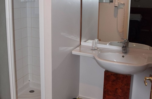 Gironcourt-sur-Vraine Hotel | Hotel La Vraine