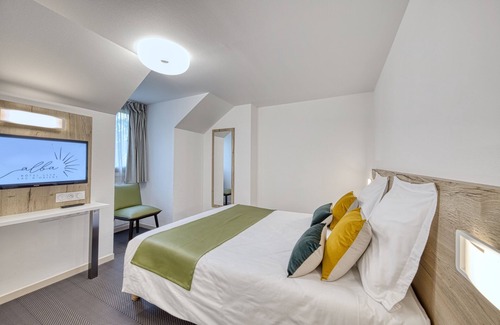 Mesnil-Saint-Pere Hotel | Hotel Lac d’Orient