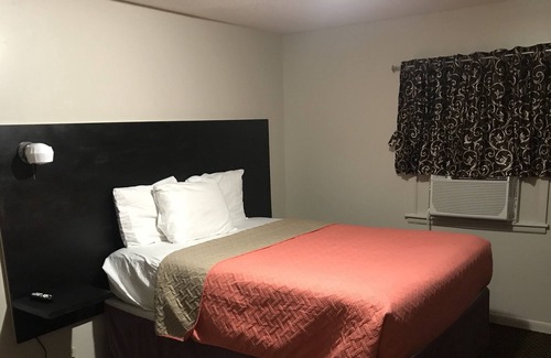 Knob Noster House | HOTEL LACIS COUNTRY INN