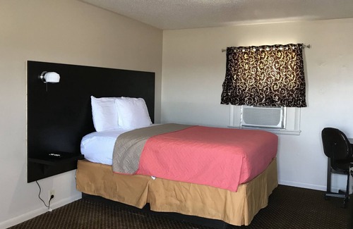Knob Noster House | HOTEL LACIS COUNTRY INN