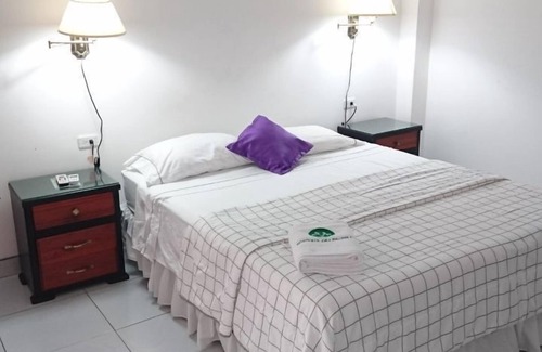 Esmeraldas Hotel | Hotel Las Palmas