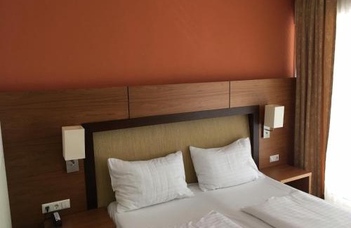 Feldbach Hotel | Hotel Lava Inn - 24 h Check-In - Nähe LKH, Landeskrankenhaus, Feldbach
