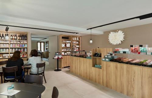 Val-de-Travers Hotel | Hôtel Le Bec Bed and Chocolate self check-in