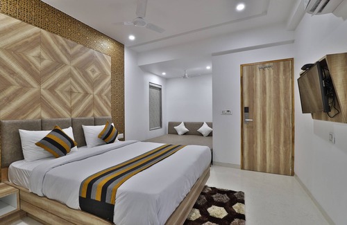 Surat Hotel | Hotel Le Grand