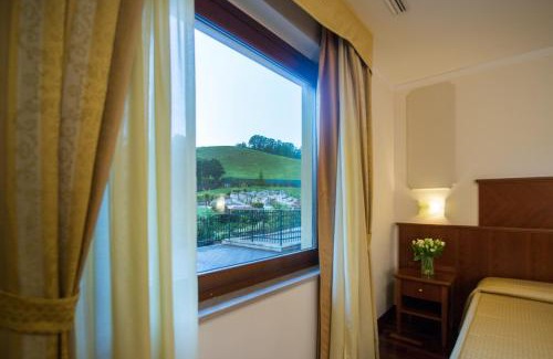 Genga Hotel | Hotel Le Grotte