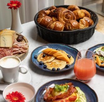 Ville Haute Hotel | Hotel Le Place d'Armes - Relais & Châteaux