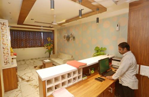 Anand Hotel | HOTEL LEE GOLD
