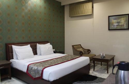 Karnal Hotel | Hotel Leela Grande