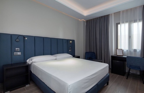 Sanlucar la Mayor Hotel | Hotel Leflet Sanlúcar