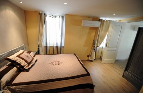 Limoux Hotel | Hotel Les Arcades