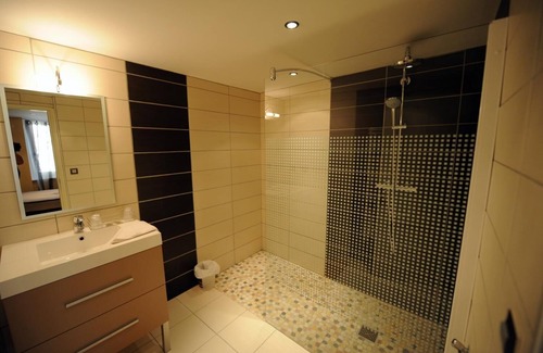 Limoux Hotel | Hotel Les Arcades