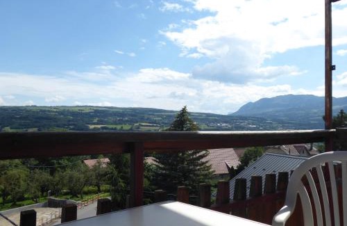 Saint-Julien-en-Champsaur Hotel | Hotel Les Chenets