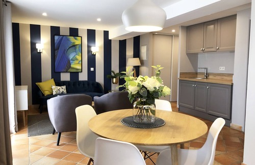 Crecy-la-Chapelle Apartment | Hotel Les Suites - De Crécy